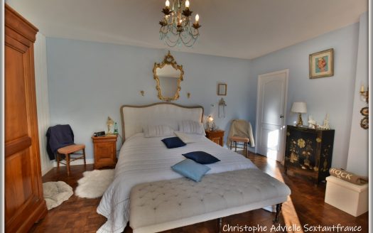 Mill with 3 apartments, independent gite, barns, swimming pool on 4.9 Ha