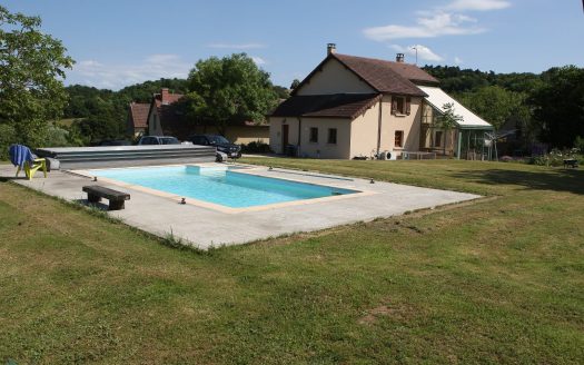 Superb property with 3 star gite and vast land of 6250 sqm