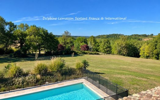 Villa with Pool and Panoramic Countryside Views, 5 km from Eymet