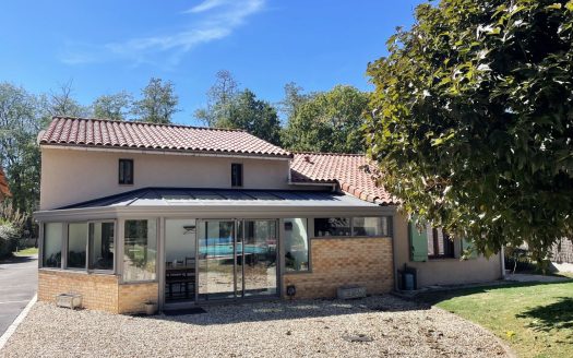 187 SQM HOUSE ON A 1,847 SQM PLOT WITH SWIMMING POOL.
